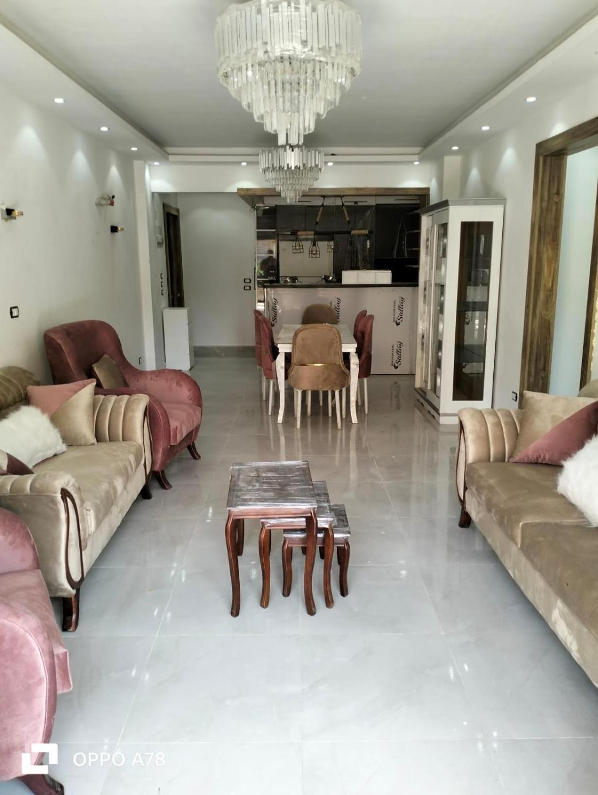 Younan House Apartment *